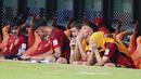 Suasana bench pemain Timnas Spanyol U-17 saat melawan Jerman U-17 pada babak perempat final Piala Dunia U-17 2023 di Jakarta International Stadium (JIS), Jumat (24/11/2023). Sejumlah Matador muda tampak kecewa dan menangis jelang babak kedua akan berakhir. (Bola.com/M Iqbal Ichsan)