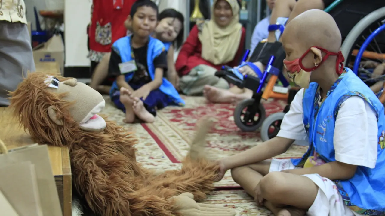300 Mainan Anak Dibagikan untuk Anak Penderita Kanker