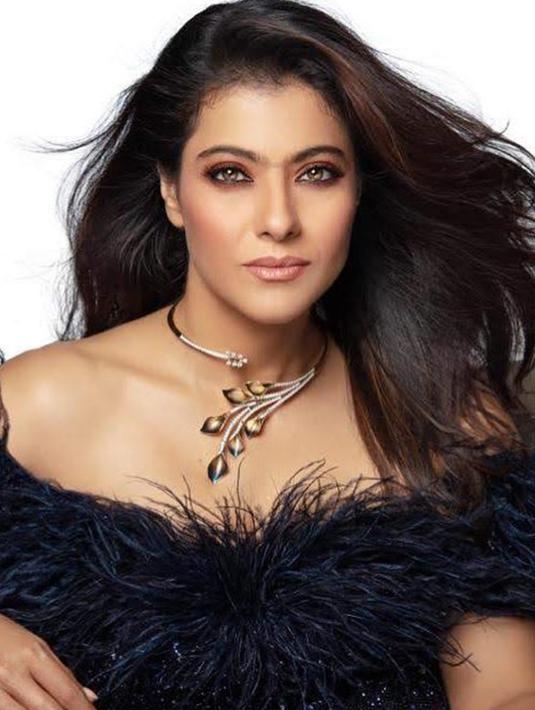 FOTO: Bukti Kajol Tetap Cantik dan Tak Menua di Usia 45 ...