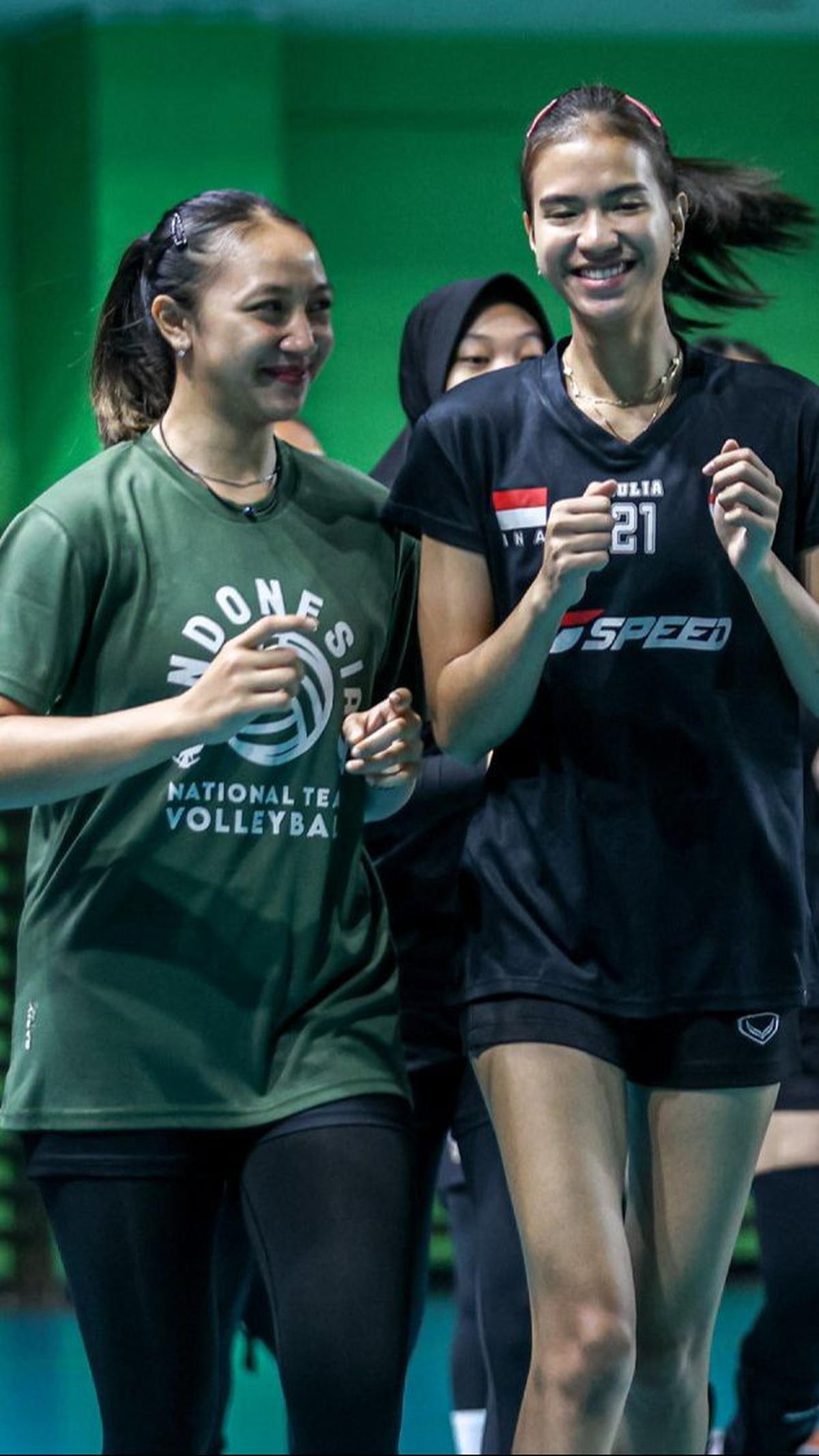 Dalam latihan ini, sebanyak 11 pemain hadir mengikuti latihan. Di antarannya adalah, Yolla Yuliana, Shella Bernadetha, Aulia Suci Nurfadila, dan Hany Budiarti.&nbsp;Bola.com/Bagaskara Lazuardi<br>