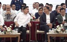 VIDEO: Terekam Momen Akrab Gibran dan Anies Tertawa Bersama di KPU