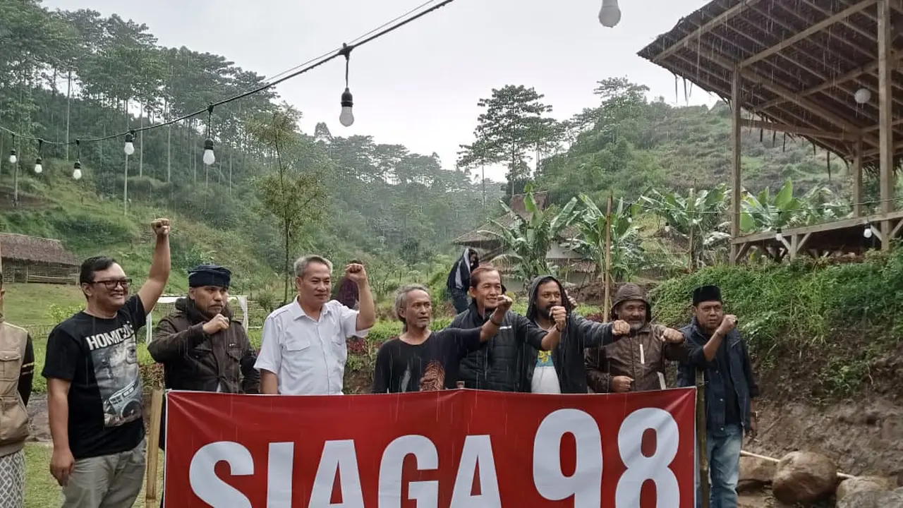 Simpul Aktivis Angkatan (Siaga) 98, turun gunung meminta Presiden Joko Widodo (Jokowi) segera menghentikan isu perpanjangan masa jabatan presiden tiga periode yang kembali mengemuka. (Liputan6.com/Jayadi Supriadin)