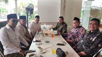 Prof Nur Kholis dalam kajian pemikiran Hadratussyaikh KH Hasyim Asy'ari bersama sejumlah ulama dan tokoh di Jakarta. (Istimewa).