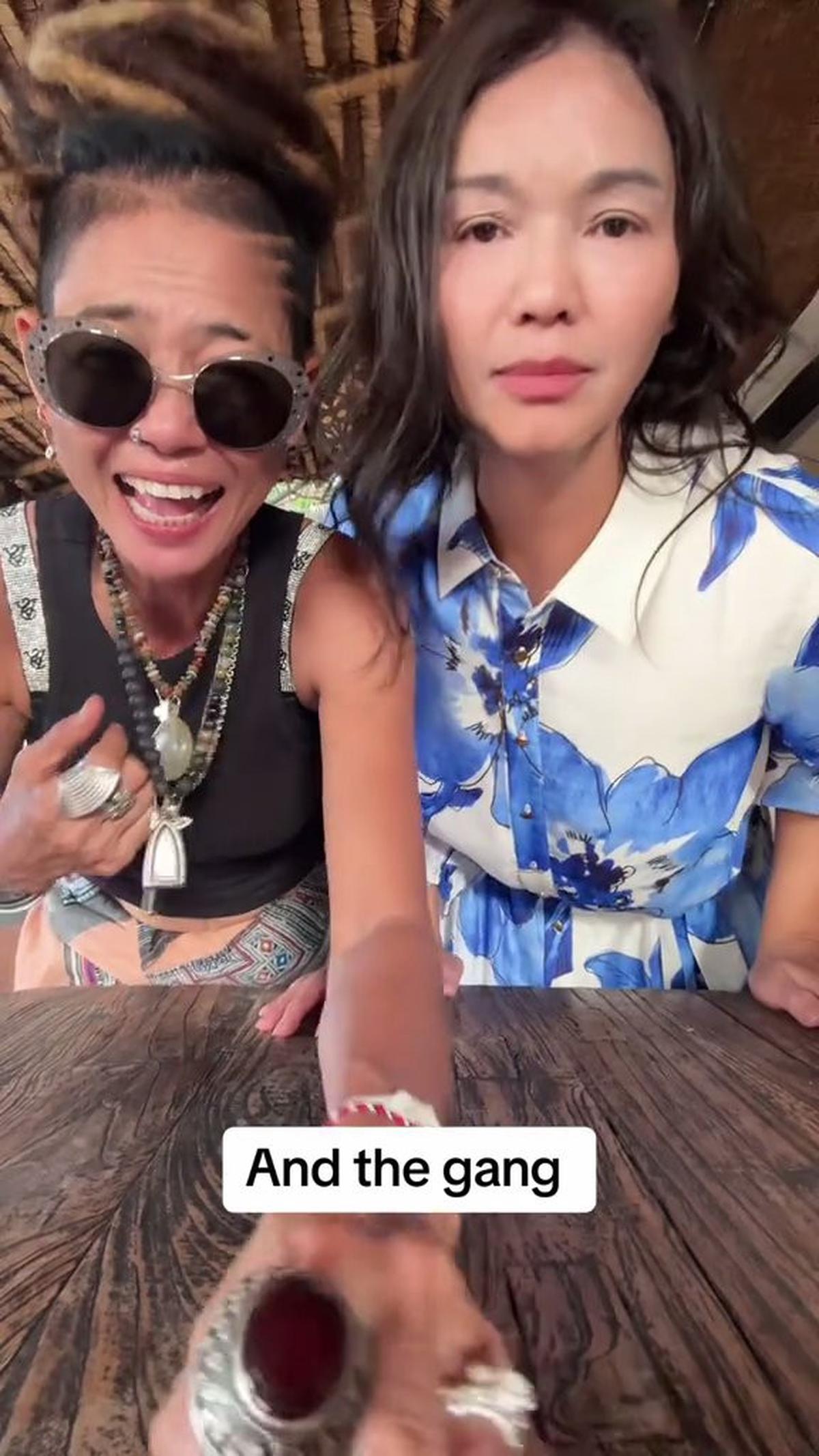 7 Potret Bunda Corla dan Mertua Jennifer Coppen Bertemu, Kocak Banget - Sama Aktifnya