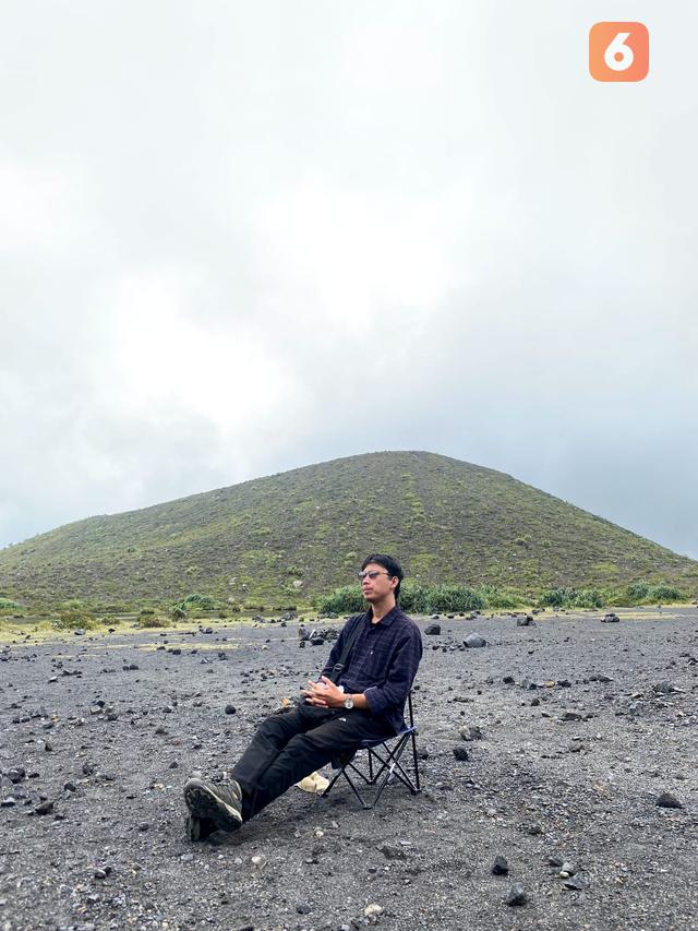 Potret Akhmardiansa di Salah Satu Bukit di Sumatera