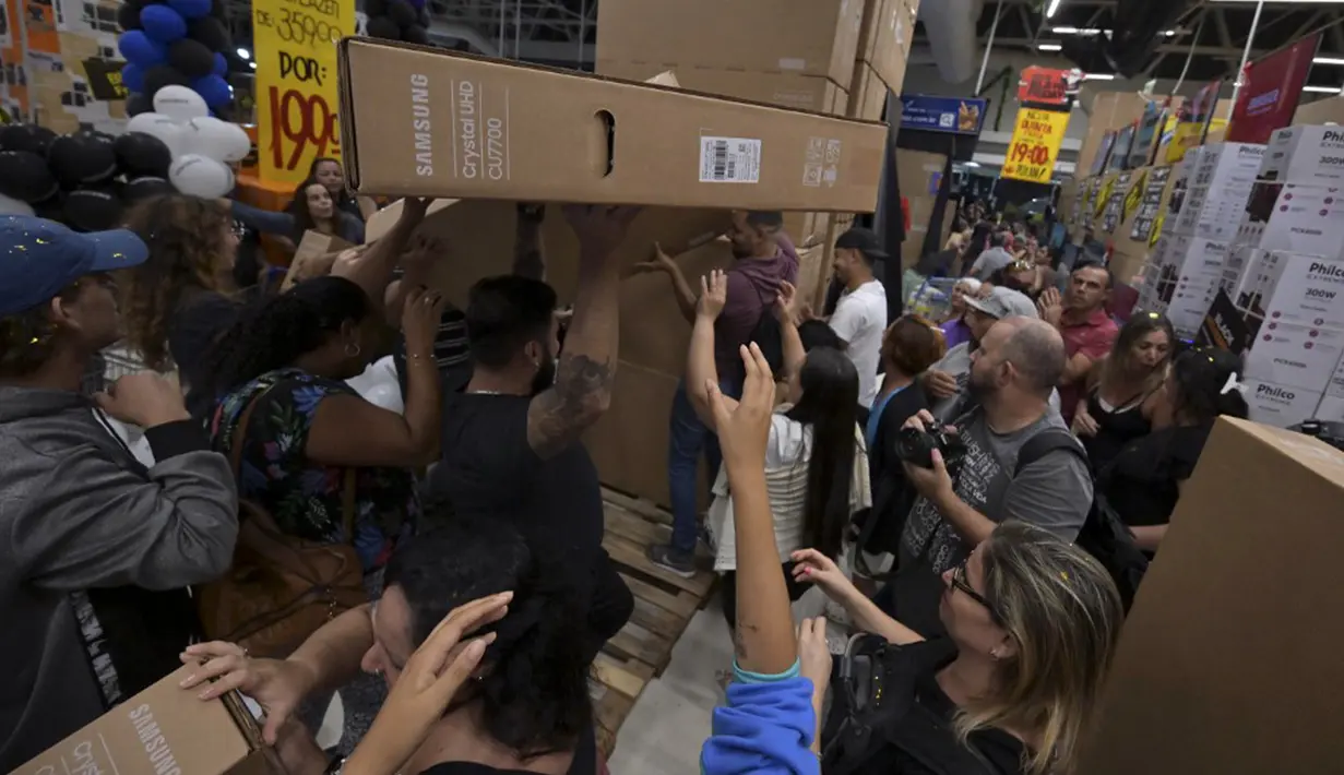 Menurut situs resminya, Black Friday adalah hari Jumat setelah peringatan Thanksgiving, yang mana bagi sebagian besar orang menjadikannya sebagai hari untuk berbelanja dalam persiapan Natal. Tahun ini, Black Friday bertepatan pada 24 November 2023. (NELSON ALMEIDA/AFP)