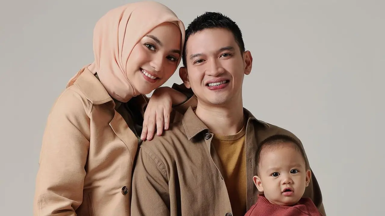 Usai Turun Berat Badan, Ini 7 Pemotretan Terbaru Citra Kirana dan Rezky Adhitya yang Tampil Menawan