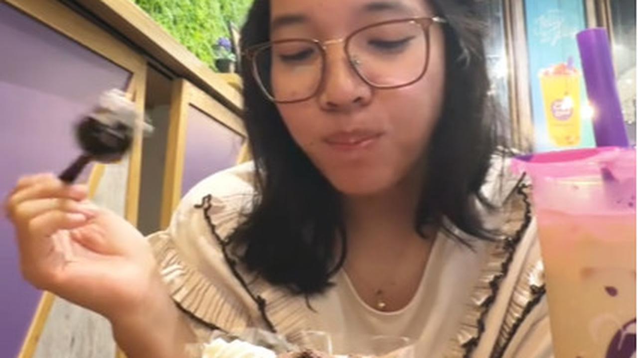 Suami Sibuk Bekerja, Momen Istri Rayakan Ultahnya Sendiri Ini Curi Perhatian