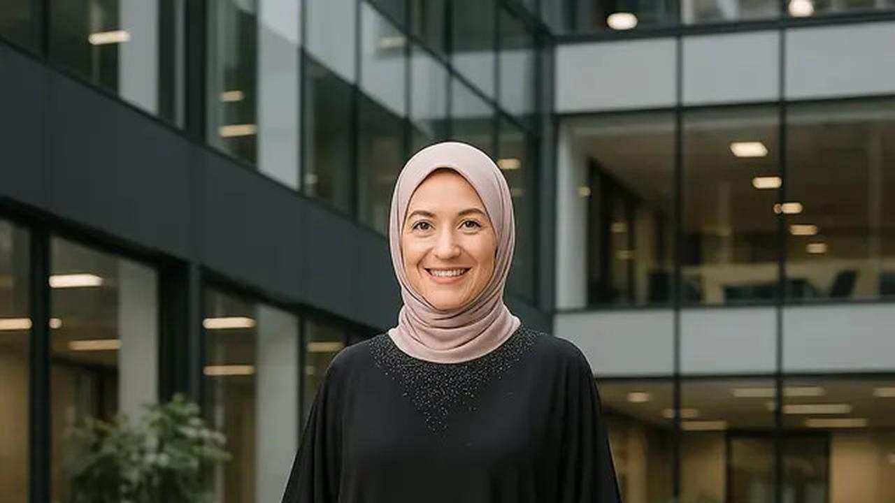 8 Model Kaftan Abaya Terbaru agar Ibu-Ibu 50 Tahun Tampil Jauh Lebih Muda