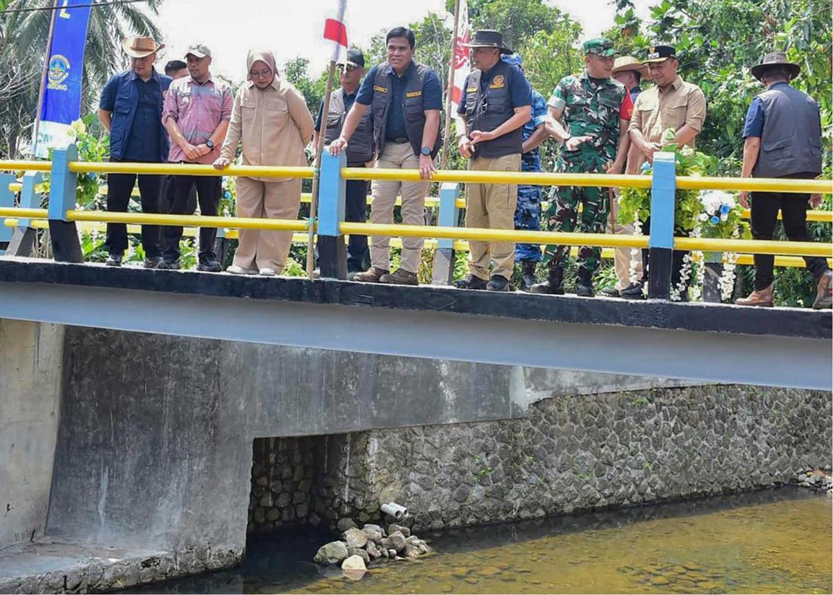 FOTO: Kasal dan Alumni AAL &rsquo;93 Gelar Bakti Sosial di Sukabumi