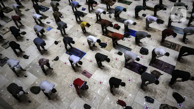 FOTO: Pelaksanaan Salat Tarawih Pertama di Masjid Istiqlal
