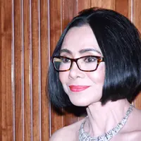 Poppy Dharsono tampil seksi di perayaan ulang tahunnya ke-66 (Foto: Ahmad Sukarno)