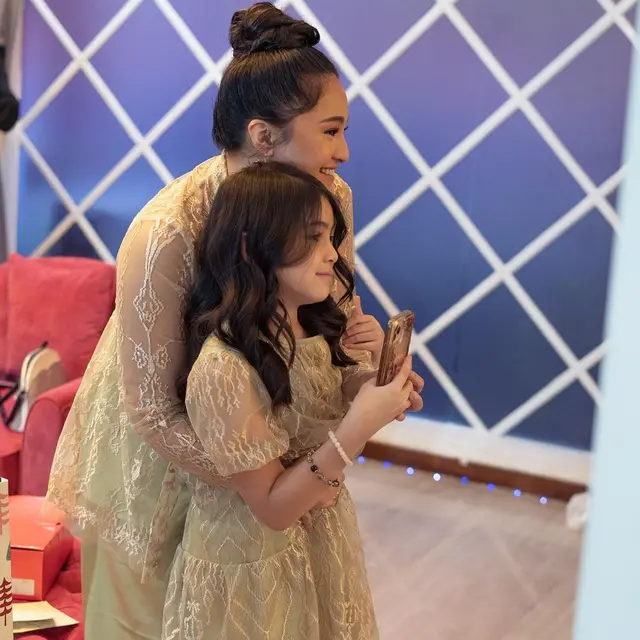 Marshanda dan Sienna Ameerah Kasyafani tampil kompak dalam acara lamaran Alyssa Ramadhani (Foto: Instagram/@marshanda99)