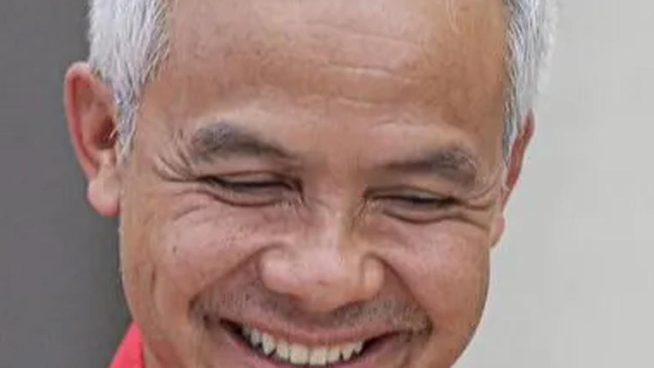 Gibran Disebut Masih Tegak Lurus dengan PDIP, Ganjar: Coba Tanyakan ke Beliau