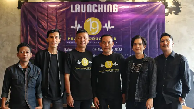 [Fimela] Rowman Ungu