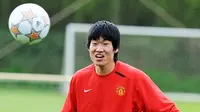  Park Ji-sung Gantung Sepatu