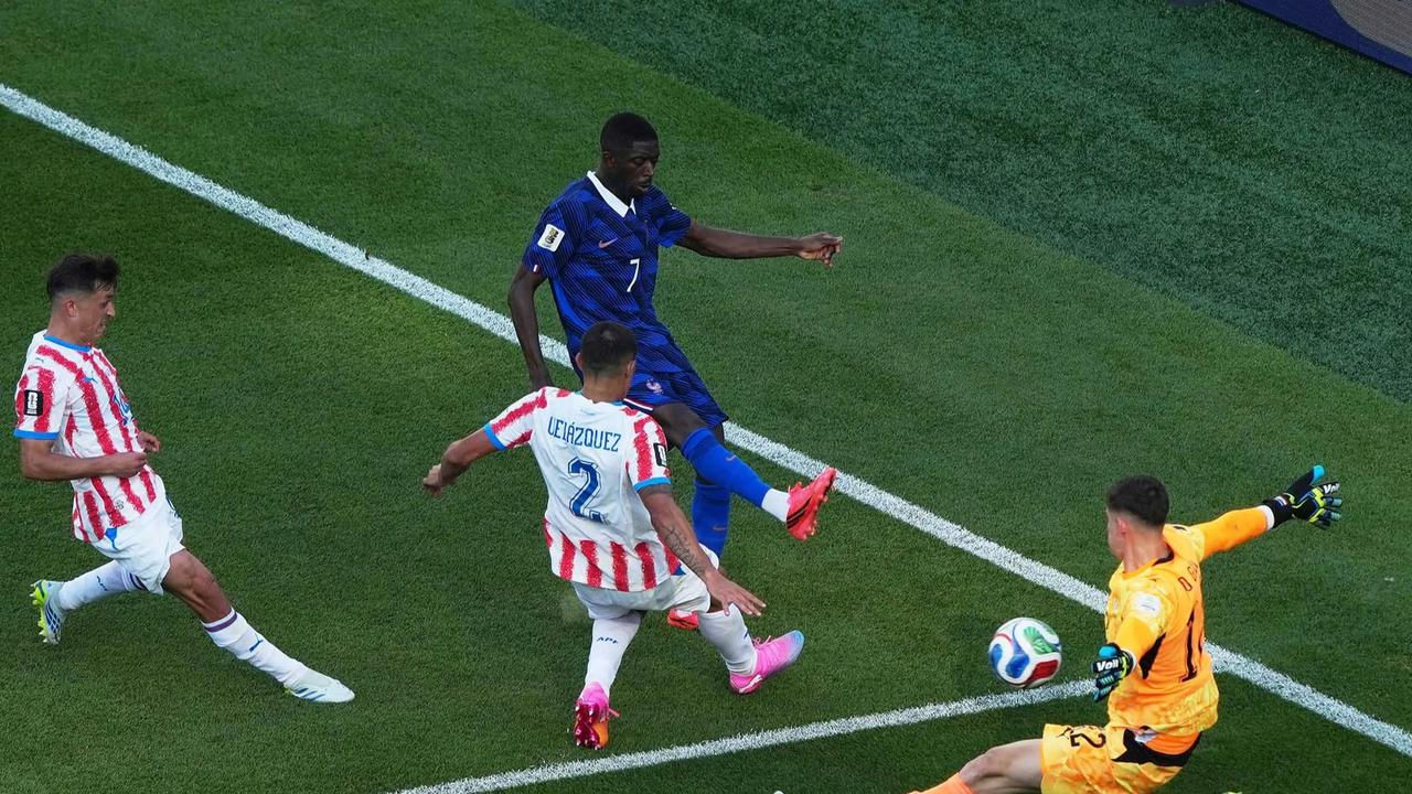 FOTO: Prancis Melaju ke Perempat Final Usai Kalahkan Paraguay