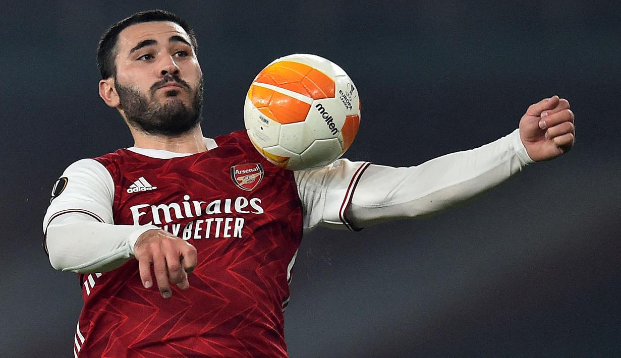 Sead Kolasinac sebelumnya dikabarkan akan meninggalkan Arsenal pada bursa transfer musim panas kemarin, tetapi nyatanya tidak. Ia memilih menetap di klub yang ia bela sejak 2017 lalu, padahal kontraknya akan habis pada 30 Juni 2022. (AFP/Glyn Kirk)