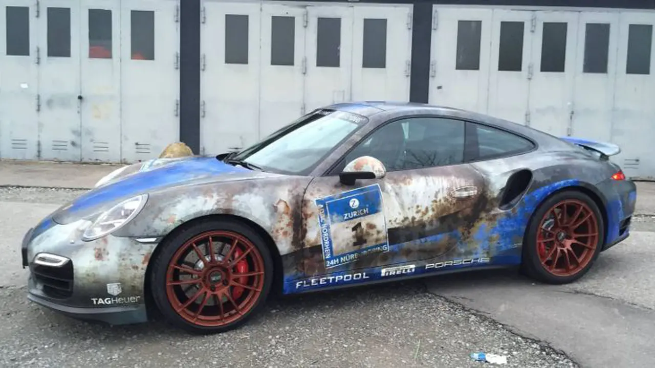 Tampil Jadul, Bodi Porsche 911 Dibuat Penuh Karat