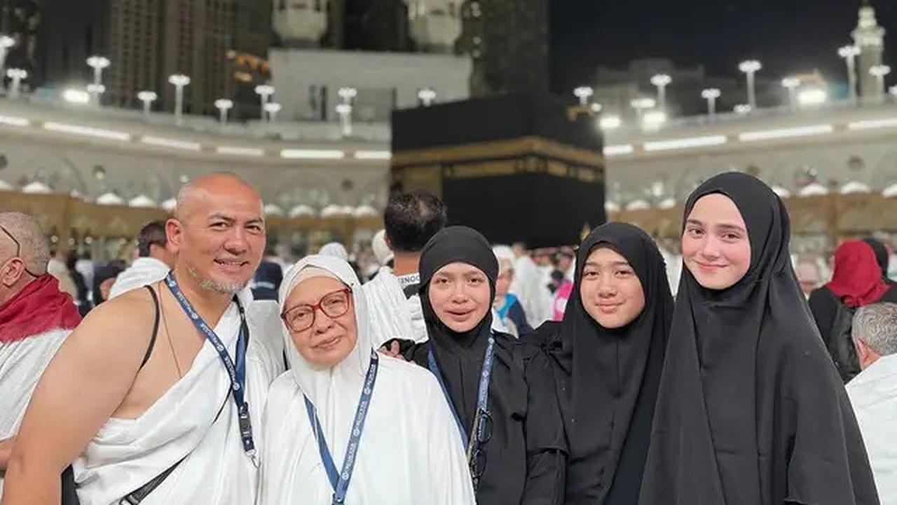 7 Artis Umrah Jelang Puasa Ramadhan 2025, Sintya Mariska Berdoa Hadiahi Ibu Cucu