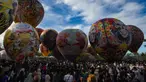 Suasana meriah mewarnai Festival Balon Wonosobo 2025 di Lapangan Wringinanom, Wonosobo , Jawa Tengah, Sabtu (5/4/2025). (merdeka.com/Arie Basuki)
