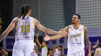 CLS Knights Indonesia menang atas Singapore Slingers pada lanjutan ABL 2018-2019 di GOR Kertajaya, Surabaya, Minggu (20/1/2019). (Media CLS)