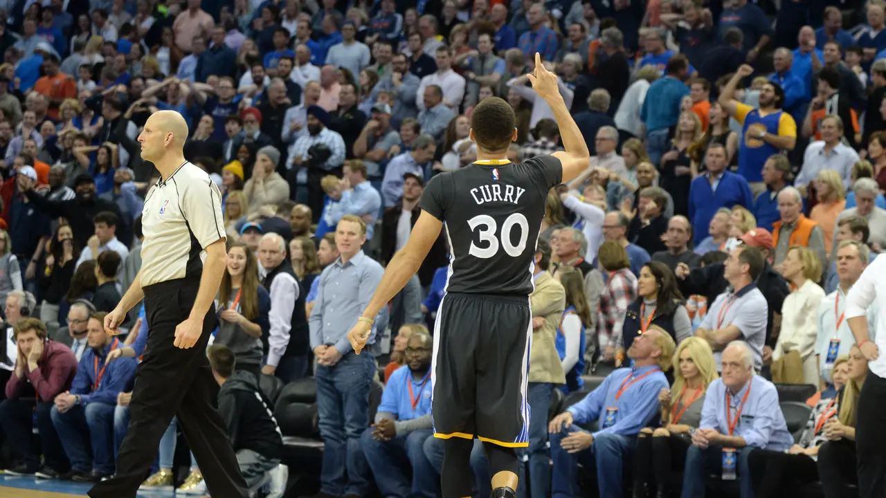 Curry Jadi Penentu Kemenangan Warriors atas Thunder