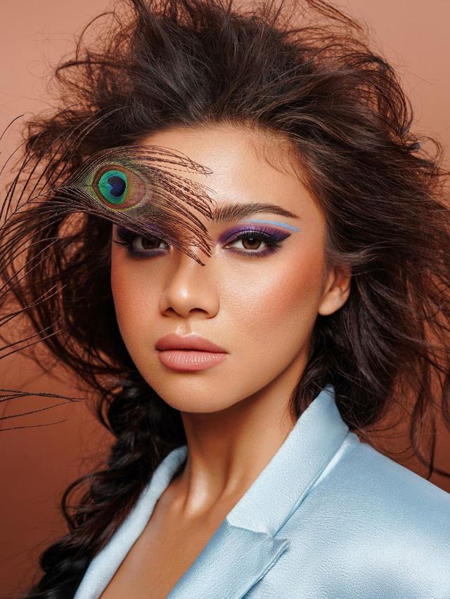 Tampil Beda, Ini 6 Pemotretan Angela Gilsha yang Makeup dan Gaya Rambutnya Curi Perhatian