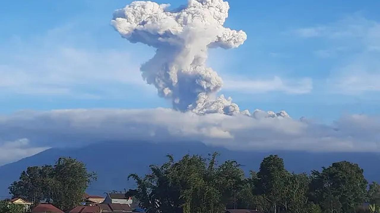 Gunung Marapi Kembali Meletus, Langit Ditutupi Abu Vulkanik