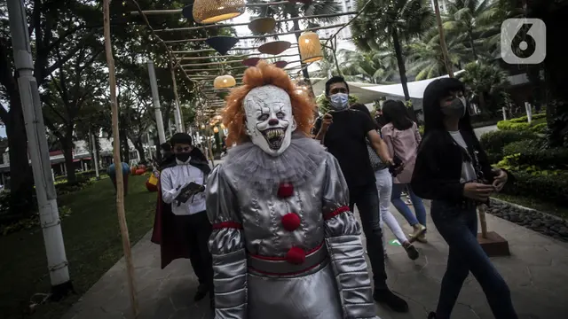FOTO: Semarak Parade Kostum Halloween di Jakarta