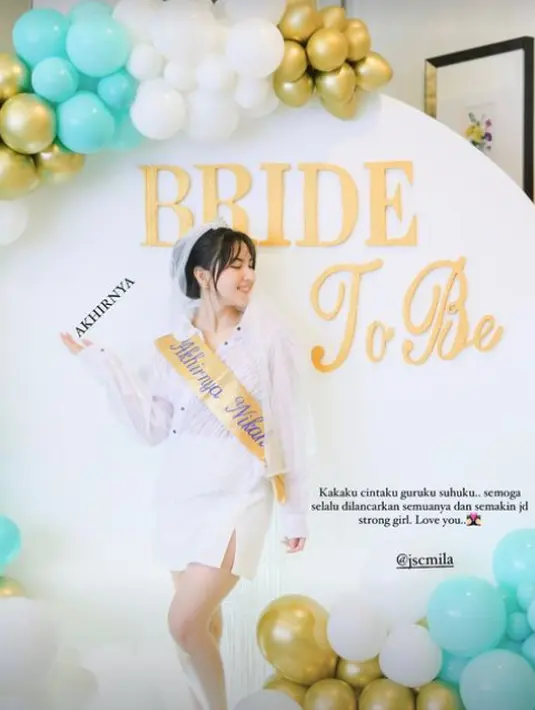 Jadi calon pengantin, Jessica Mila juga kenakan veil dan selempang emas bertuliskan "Akhirnya Nikah" [@valtifanka]