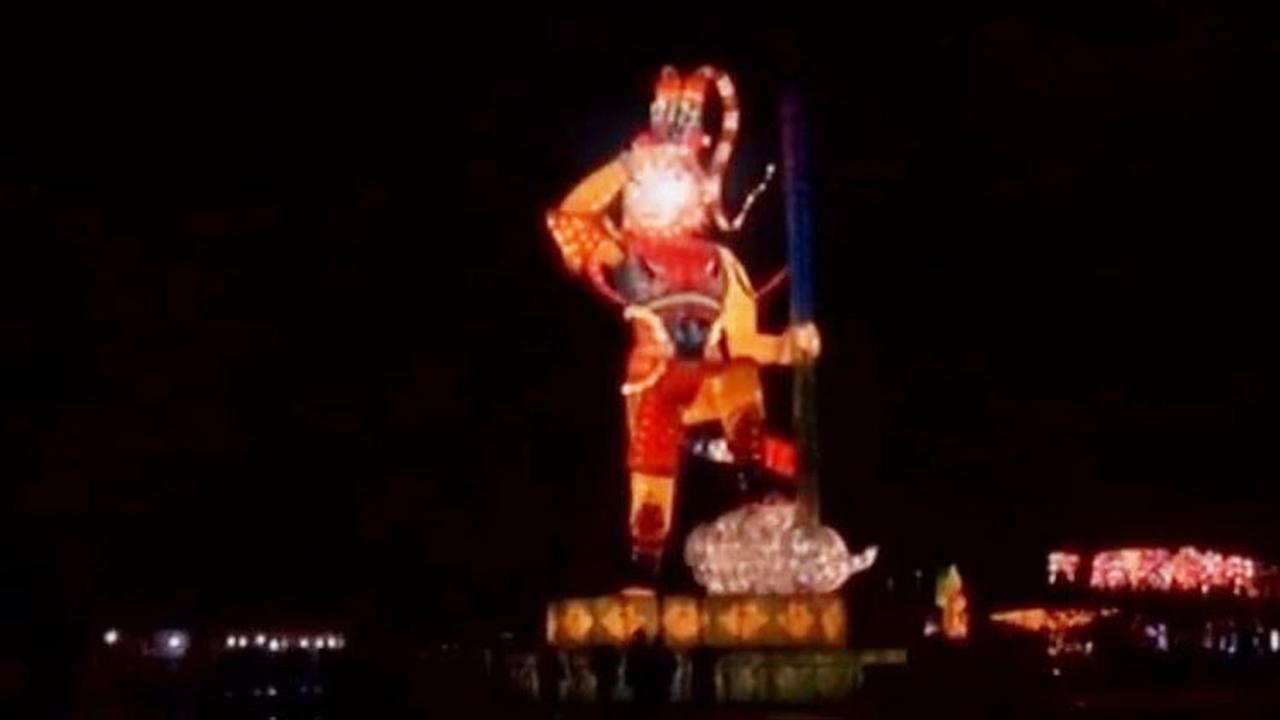 Kebakaran di Jakarta dan Papua hingga Festival Lampion Shanghai
