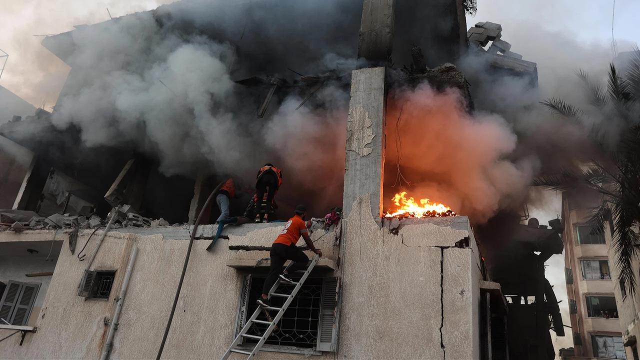 FOTO:  Serangan Udara Israel Hantam Kawasan Sipil di Gaza, 21 Warga Tewas