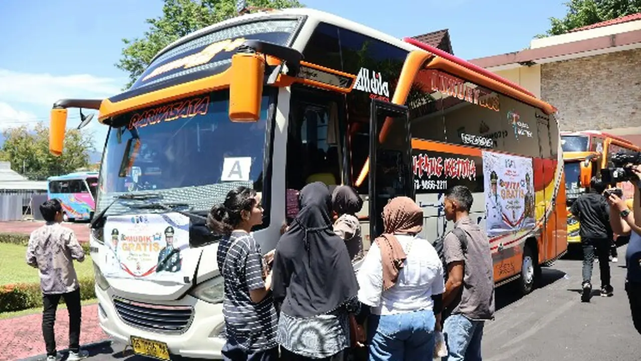 Pemudik melalui  jalur darat dengan tujuan Provinsi Gorontalo.