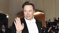 Elon Musk dalam Met Gala 2022. (Evan Agostini/Invision/AP)