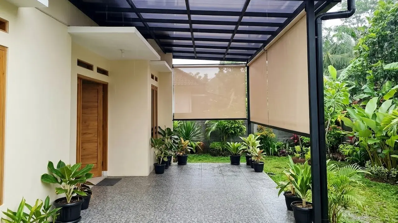 Ide pelindung teras depan agar tidak tampias saat hujan