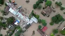 Sejumlah pemukiman terendam air dan lumpur. (AP Photo/Vaggelis Kousioras)