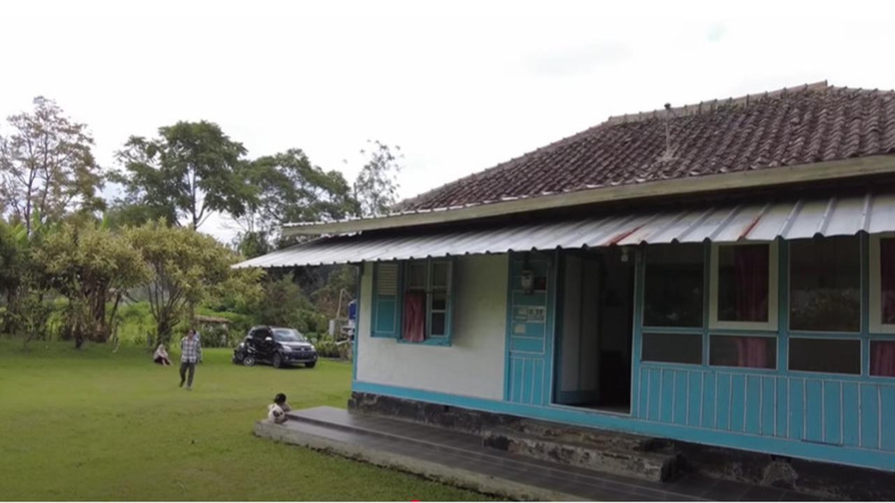 Unik, Potret Rumah Panggung Bekas Syuting Si Kabayan Begitu Bersih dan Nyaman Sampai Banyak yang Menawar Miliaran