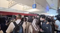 LRT Gangguan, Penumpang Keluhkan Rem Mendadak sampai Barang Berjatuhan