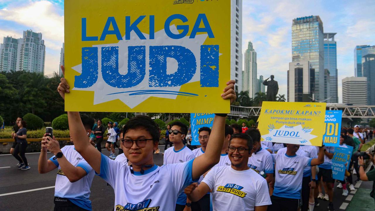 FOTO; Kampanye ‘Judi Pasti Rugi’ Sapa Warga Jakarta: Serukan Bahaya Judi Online