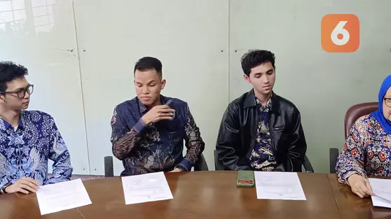 Syahravi Bongkar Bukti Fariz RM Pernah Puji Lagu Di Antara Kata