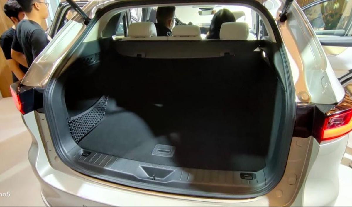 Pintu bagasi elektrik