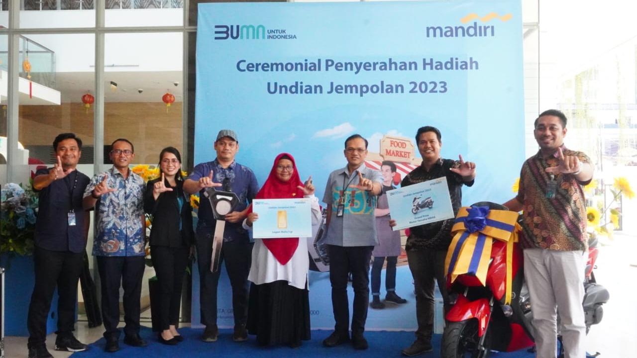 Bank Mandiri Tebar Hadiah Spesial Bagi Nasabah Mikro Lewat Program Undian Jempolan