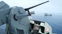 Lagi, dua kapal maling ikan asal Vietnam disergap KRI Usman Harun saat mencuri ikan di perairan Natuna. (foto: Liputan6.com / ajang nurdin)