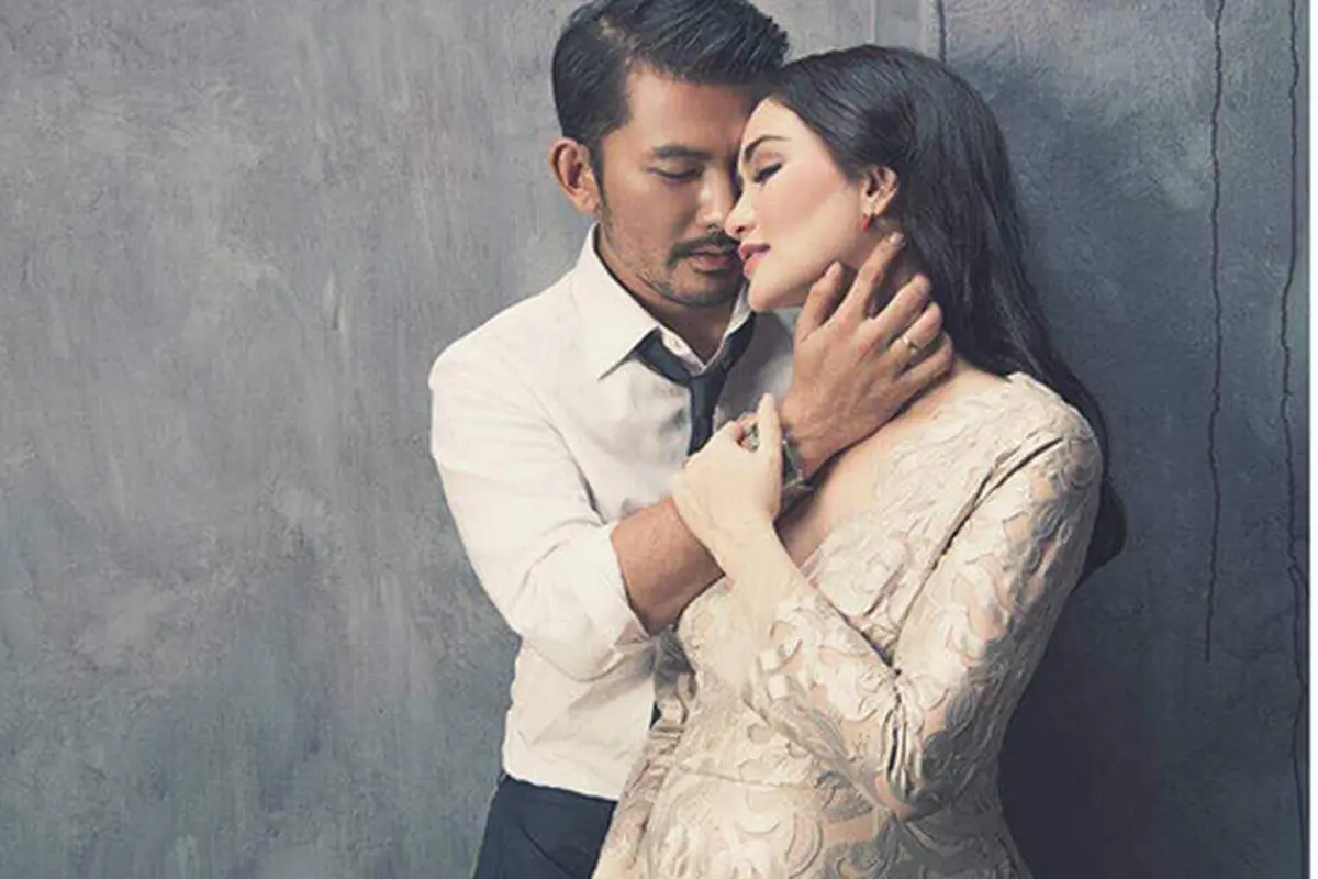 [Bintang] Rio Dewanto dan Atiqah Hasiholan