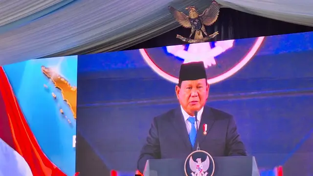 Presiden Prabowo Subianto saat peluncuran Badan Pengelola Investasi (BPI) Daya Anagata Nusantara (Danantara) di Istana Kepresidenan Jakarta, Senin (24/2/2025) (Liputan6.com/Lizsa Egeham)