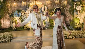 Detail Busana Akad Nikah Andre Taulany dan Amanda Rigby, Perpaduan Tradisi dan Sentuhan Personal