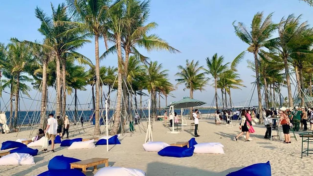 <b>Pantai Pasir Putih PIK 2</b><br>