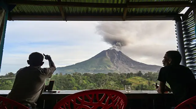Sinabung Siaga, Warga Karo Diminta Segera Mengungsi