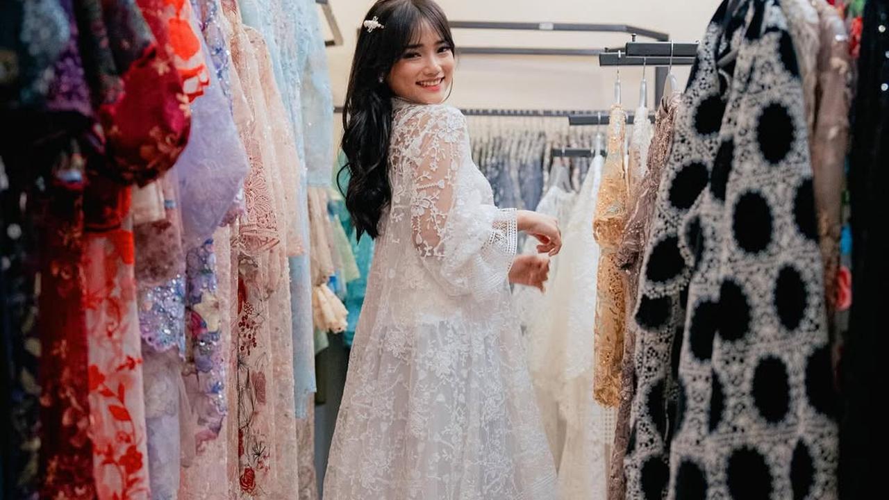 Inspirasi Gamis Elegan untuk Lebaran 2025 dari Deretan Artis Indonesia